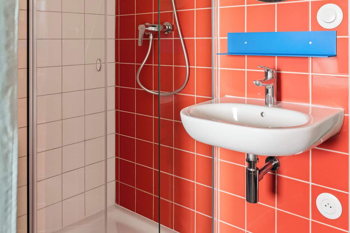 Ducha, artículos de higiene personal ecológicos y toallas