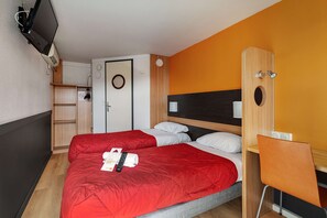 Γραφείο, κουρτίνες συσκότισης, ηχομόνωση 