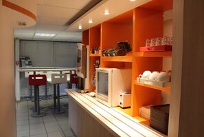 Daily buffet breakfast (EUR 6.2 per person)