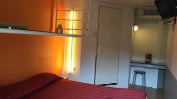 Bureau, rideaux occultants, Wi-Fi gratuit, draps fournis