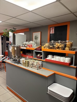 Daily buffet breakfast (EUR 6.5 per person)