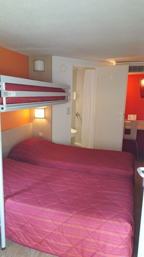 Chambre Standard, 3 lits une place