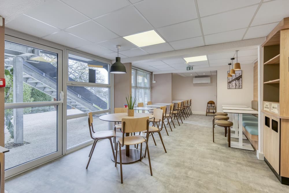 Premiere Classe Lyon Est - Aéroport Saint Exupéry