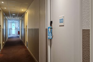 Standard Room, 1 Double Bed | Desk, blackout drapes, cribs/infant beds, free WiFi