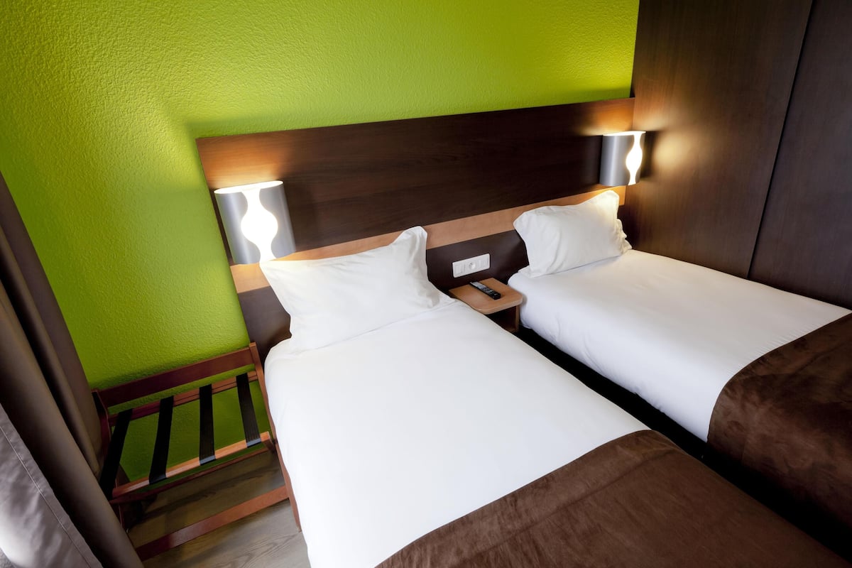 Chambre Supérieure, 2 lits une place