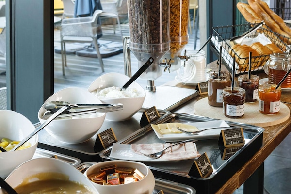 Daily buffet breakfast (EUR 10 per person)