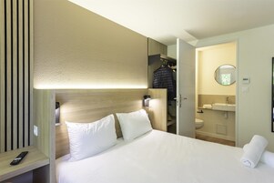 Standard Room, 1 Double Bed | Desk, laptop workspace, soundproofing, free WiFi