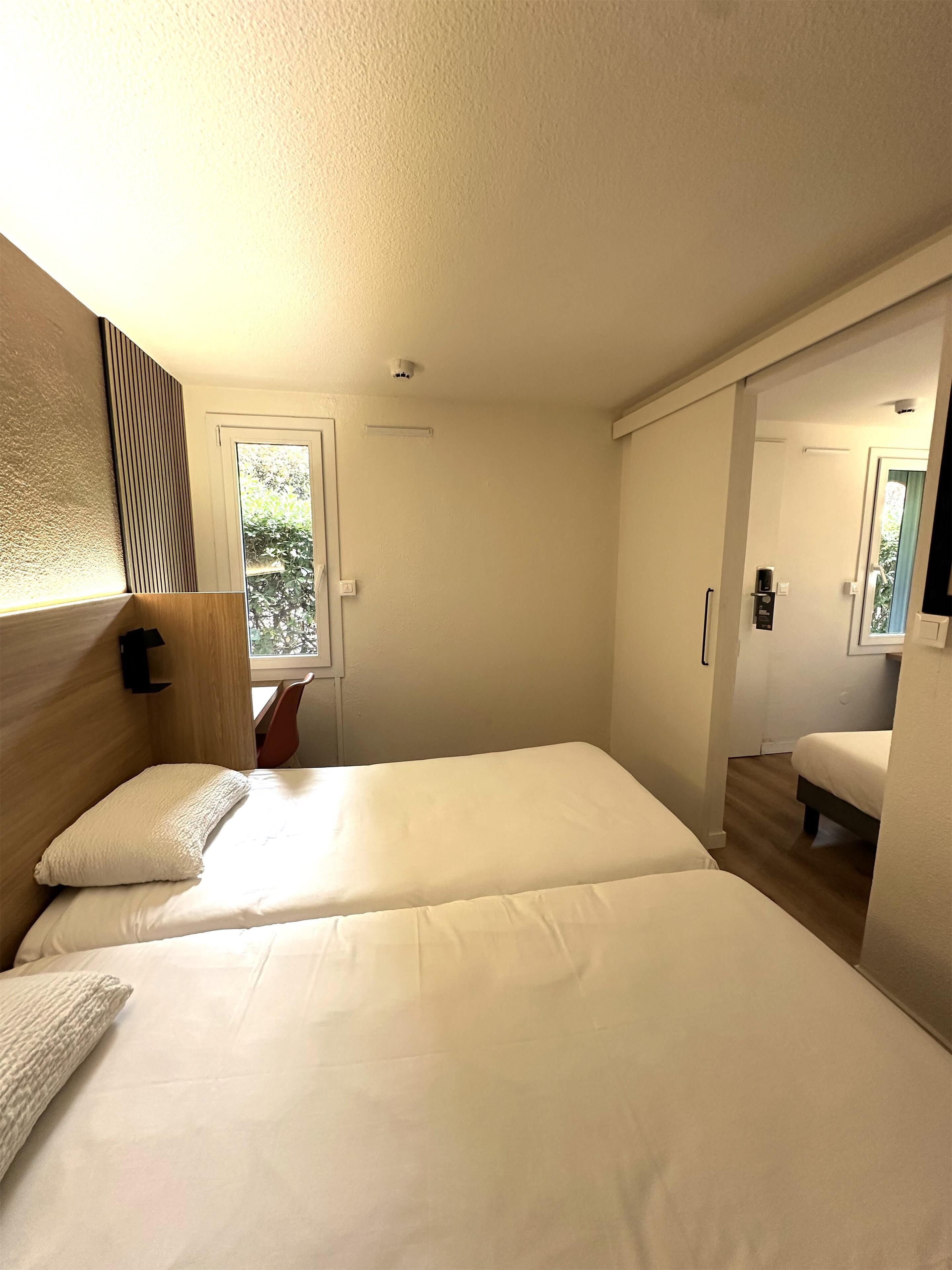 Family Room, Multiple Beds | Desk, laptop workspace, soundproofing, free WiFi