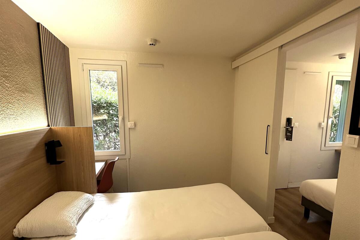 Family Room, Multiple Beds | Premium bedding, desk, laptop workspace, soundproofing