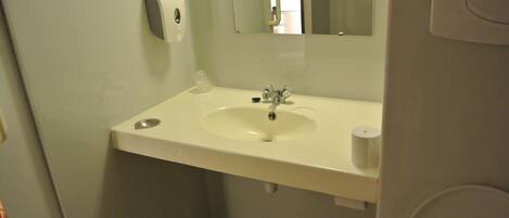 Regadera, amenidades de baño ecológicas, toallas