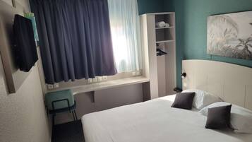 Chambre Standard, 1 lit double | Bureau, Wi-Fi gratuit, draps fournis