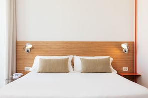 Premium bedding, minibar, in-room safe, soundproofing - Hotel Piazza Bellini & Apartments (Naples)