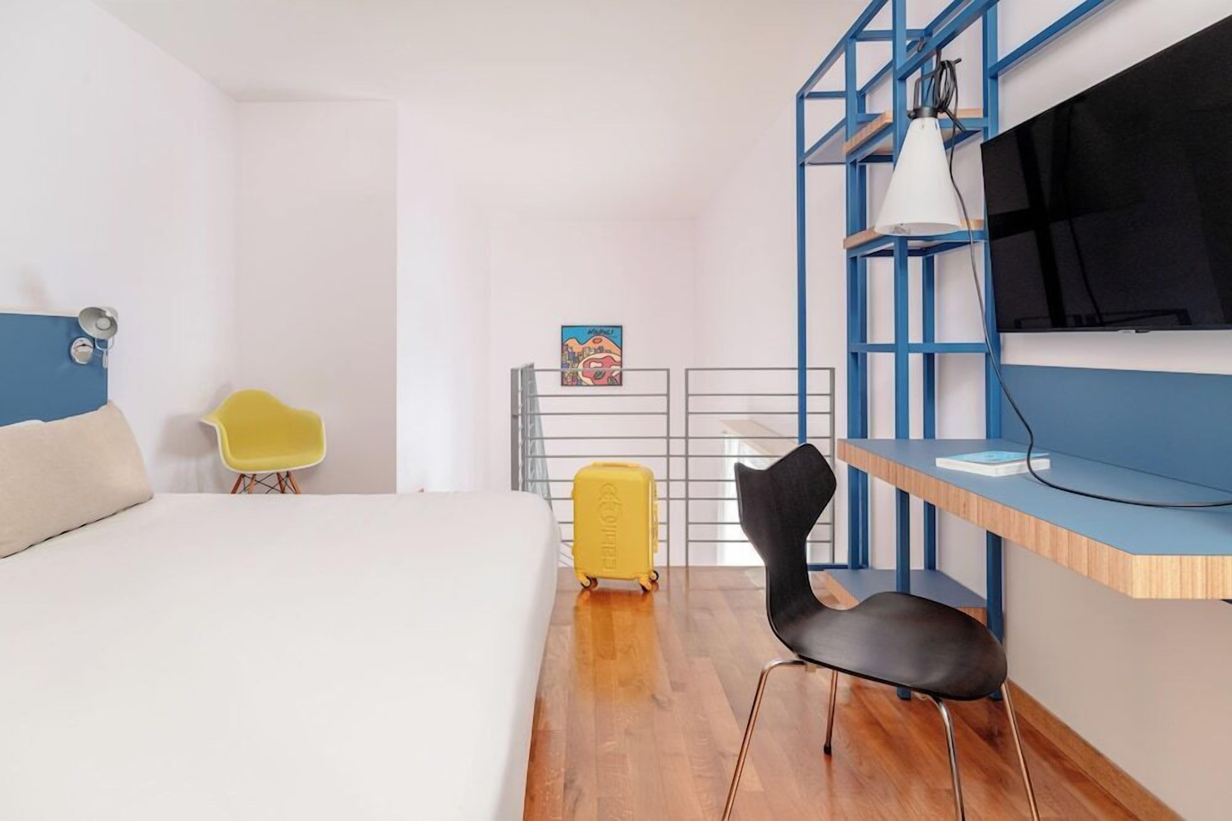 Premium bedding, minibar, in-room safe, soundproofing