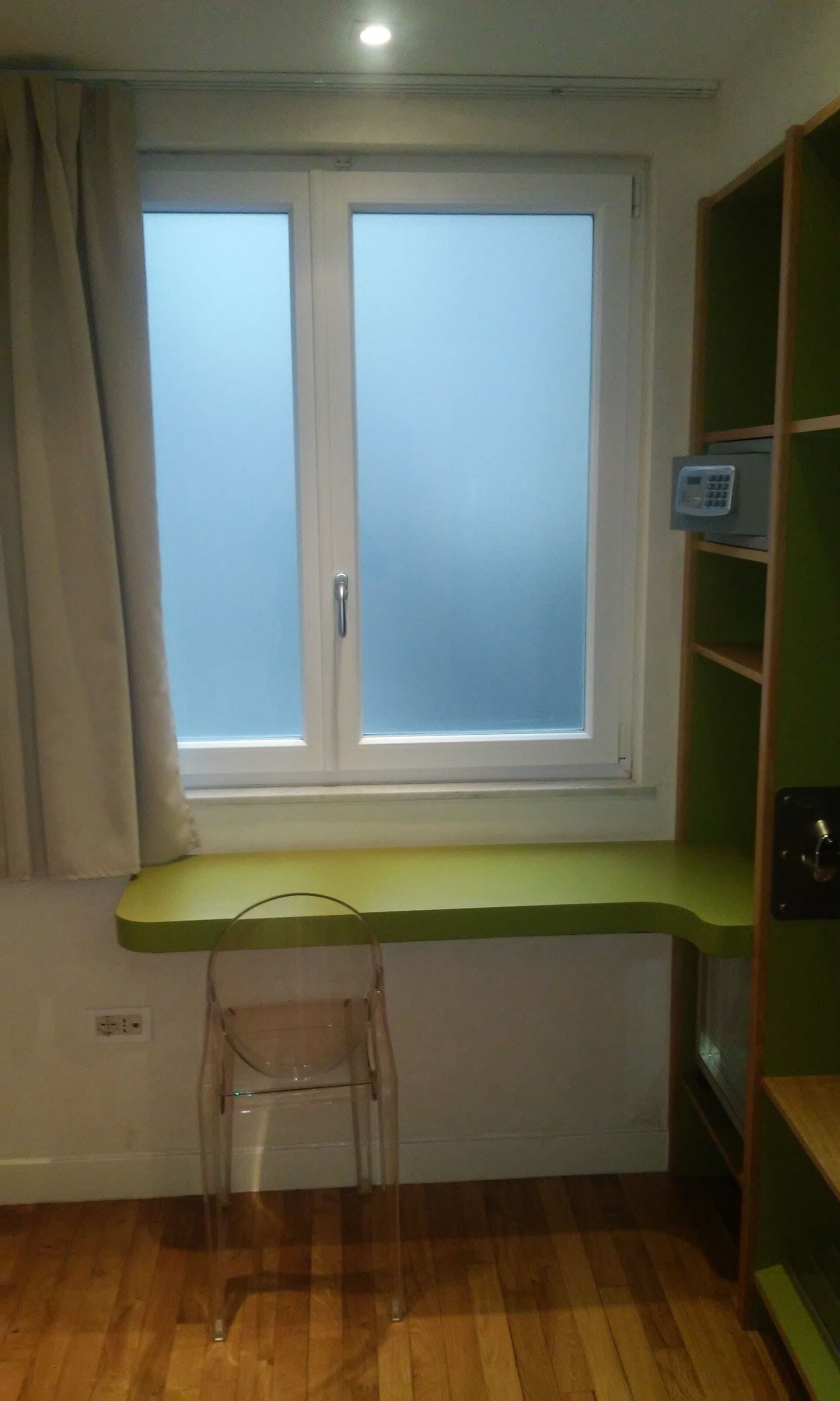 economy room, 1 double or 2 single beds | 1 bedroom, premium bedding, minibar, in-room safe