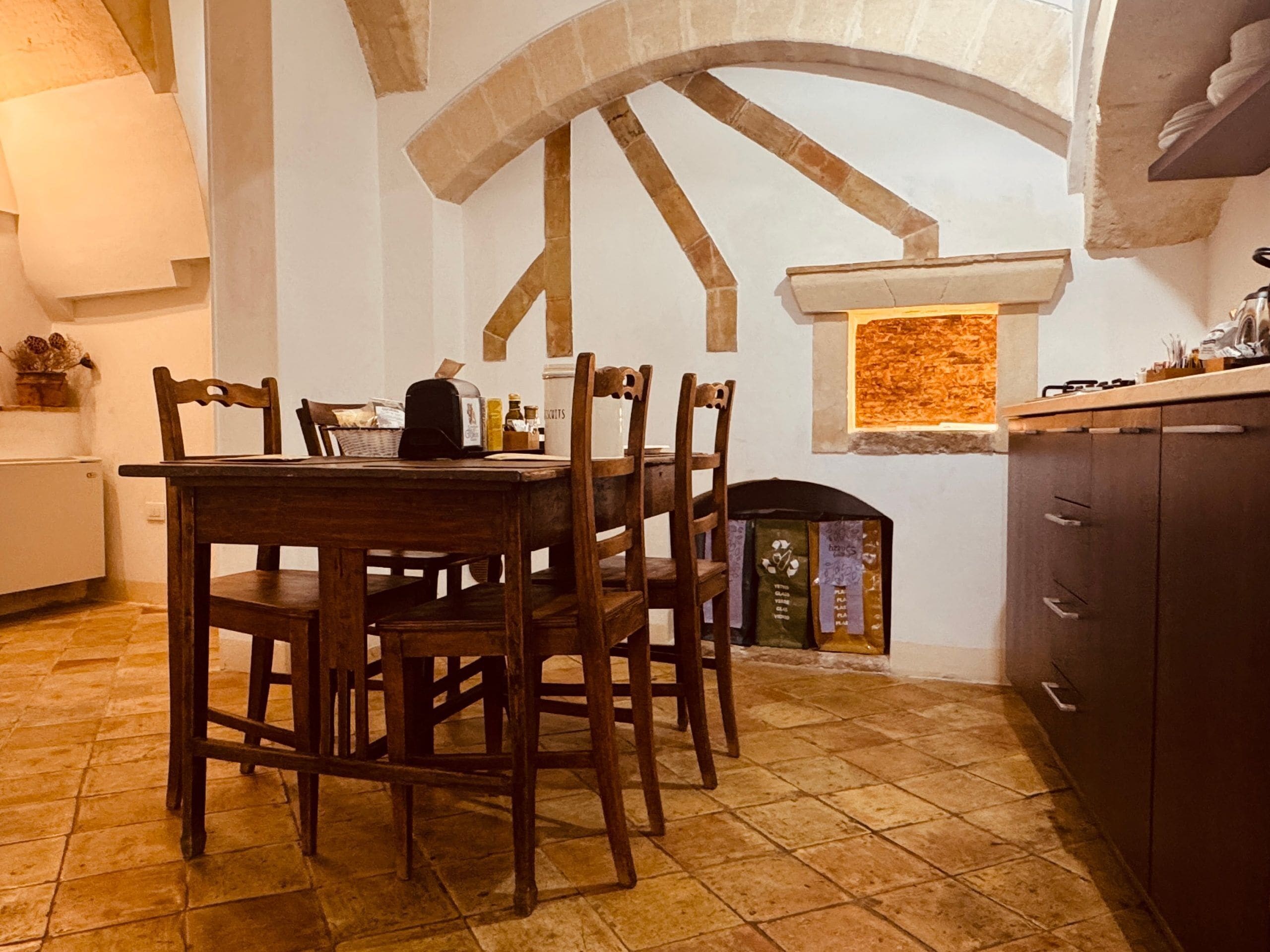 junior room | private kitchen | mini-fridge, stovetop, coffee/tea maker, electric kettle