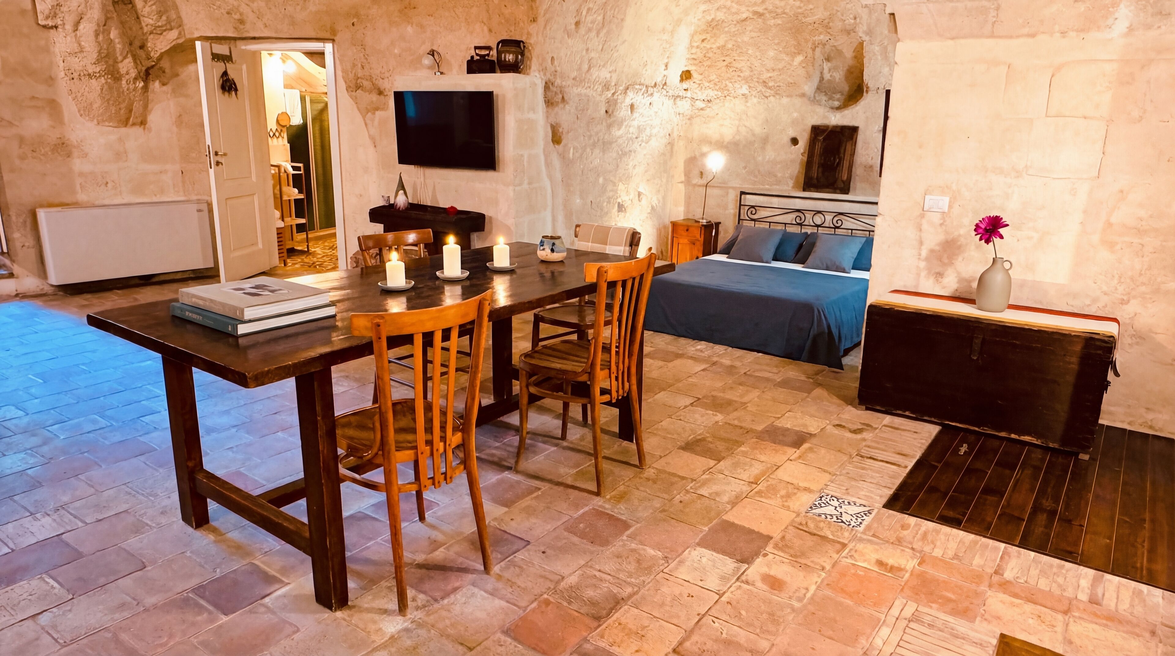 Superior Studio Suite | Living area | Flat-screen TV