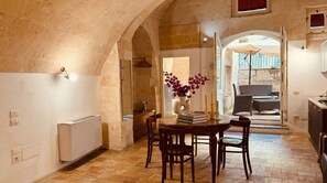 Superior Studio Suite | Living area | Flat-screen TV - Hotel San Giorgio Matera (Matera)