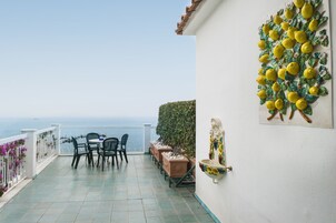 Suite junior, vistas al mar (3 people) | Vistas desde la habitación
