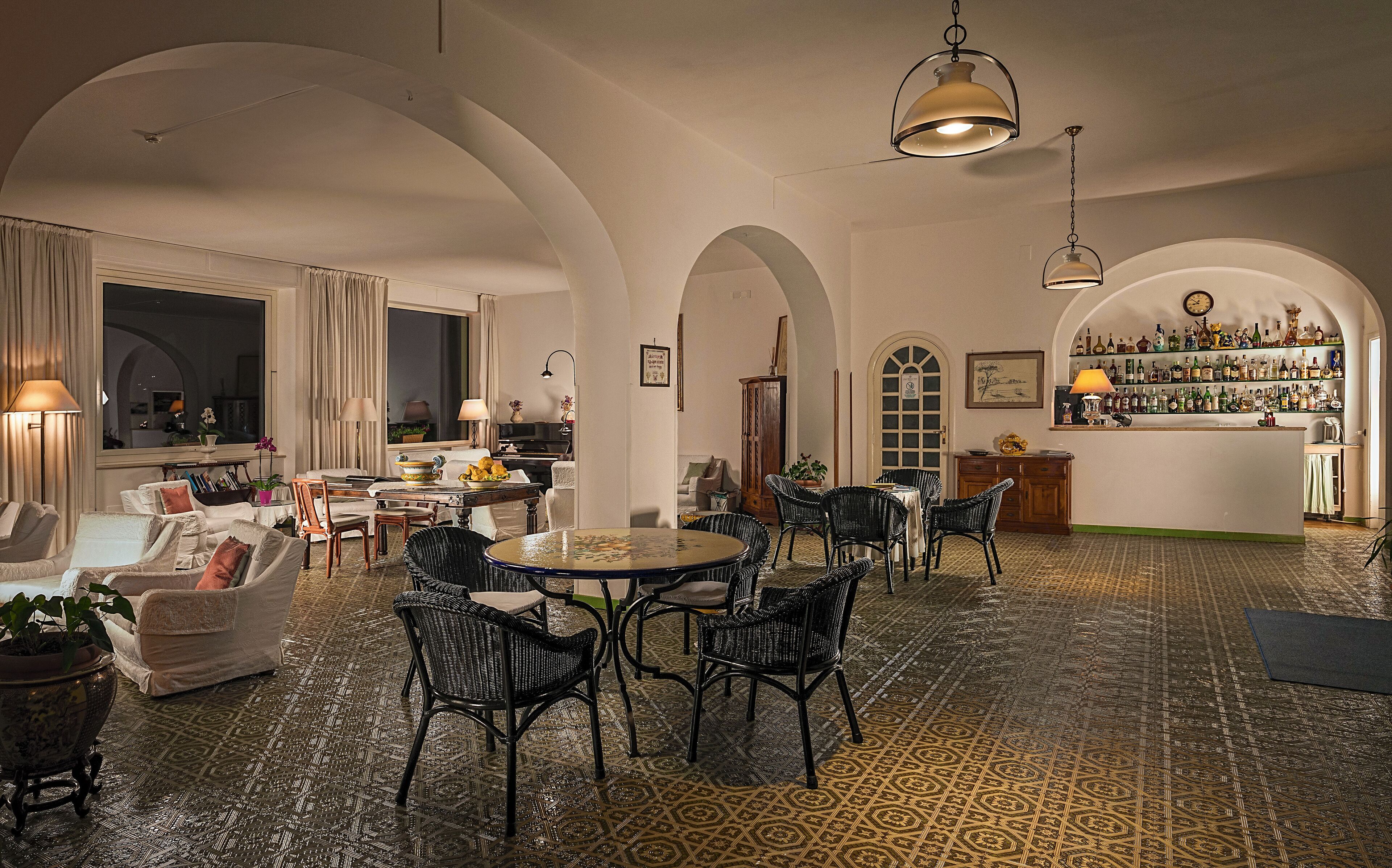 daily continental breakfast (eur 10 per person)