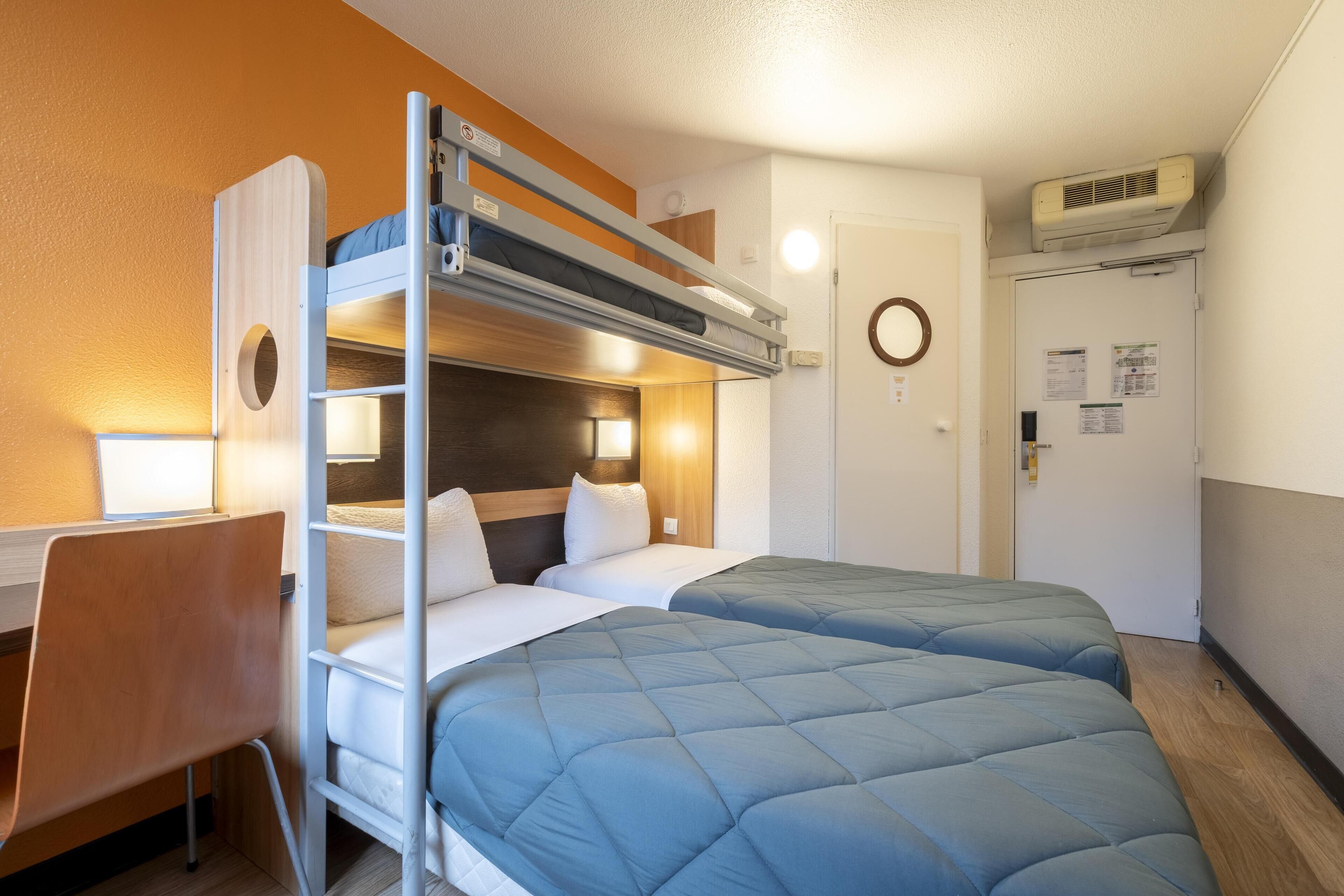 스탠다드룸, 싱글침대 3개 | 책상, 암막 커튼, 방음 설비, 무료 WiFi