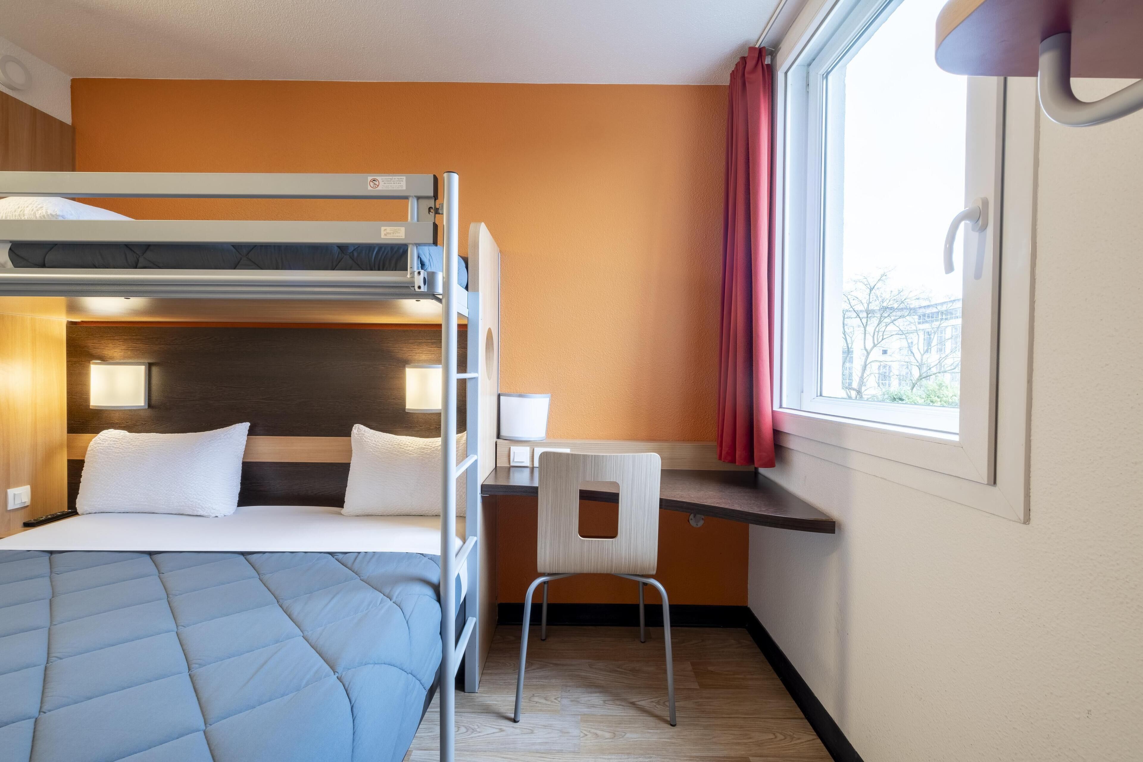 Standard Room, Multiple Beds (1 Double and 1 Single bed)