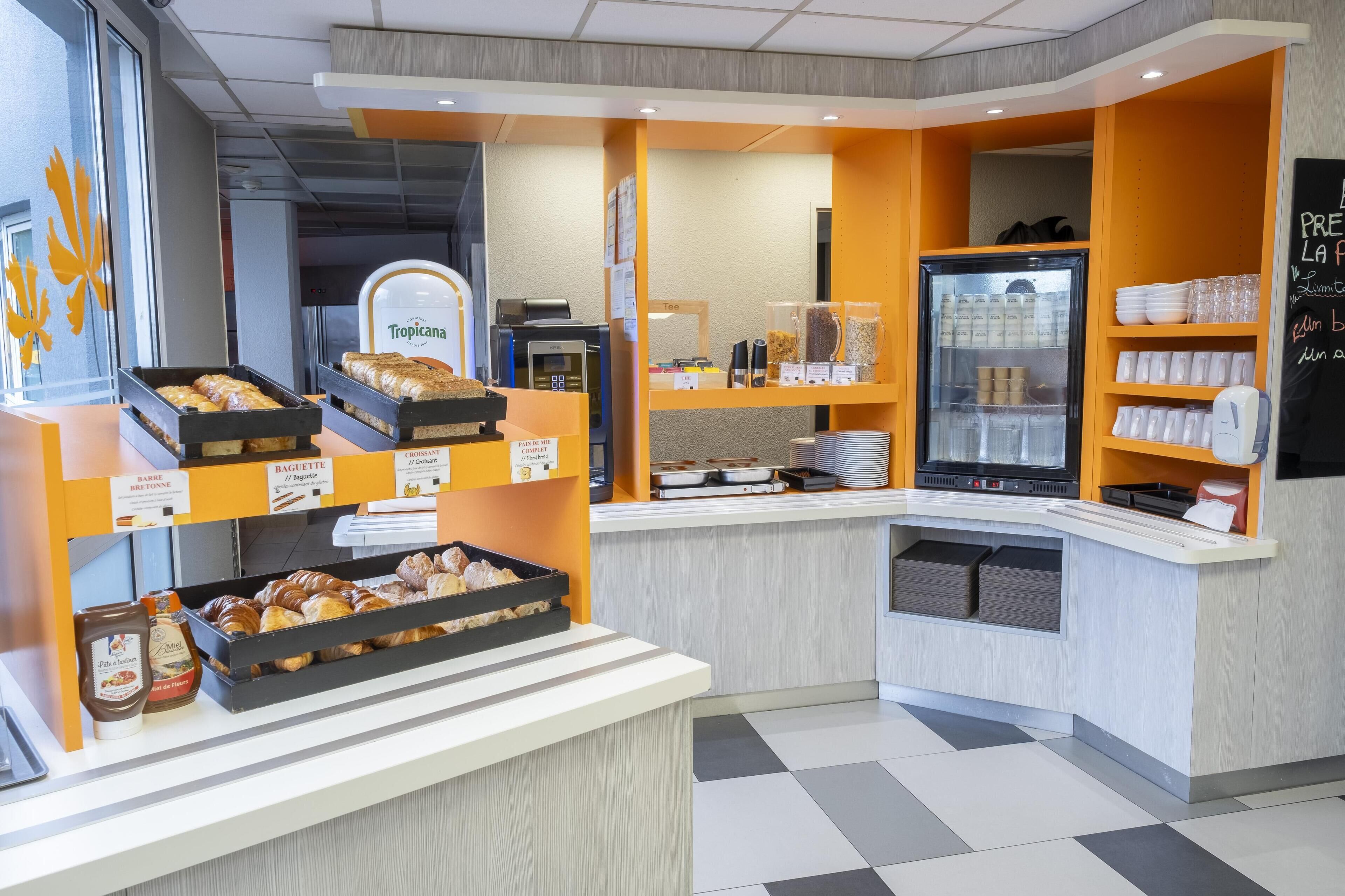 Daily buffet breakfast (EUR 9.50 per person)