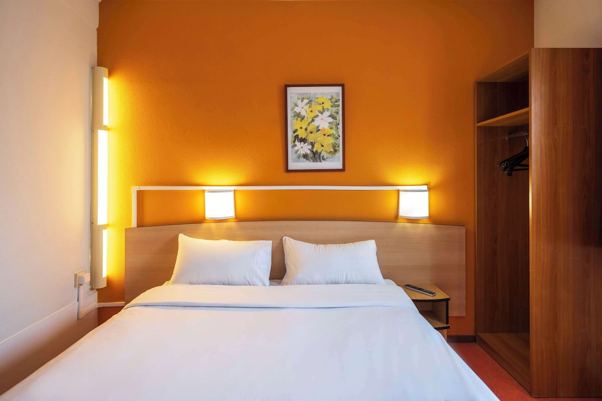 Standard Room, 1 Double Bed | Desk, blackout drapes, soundproofing, free WiFi