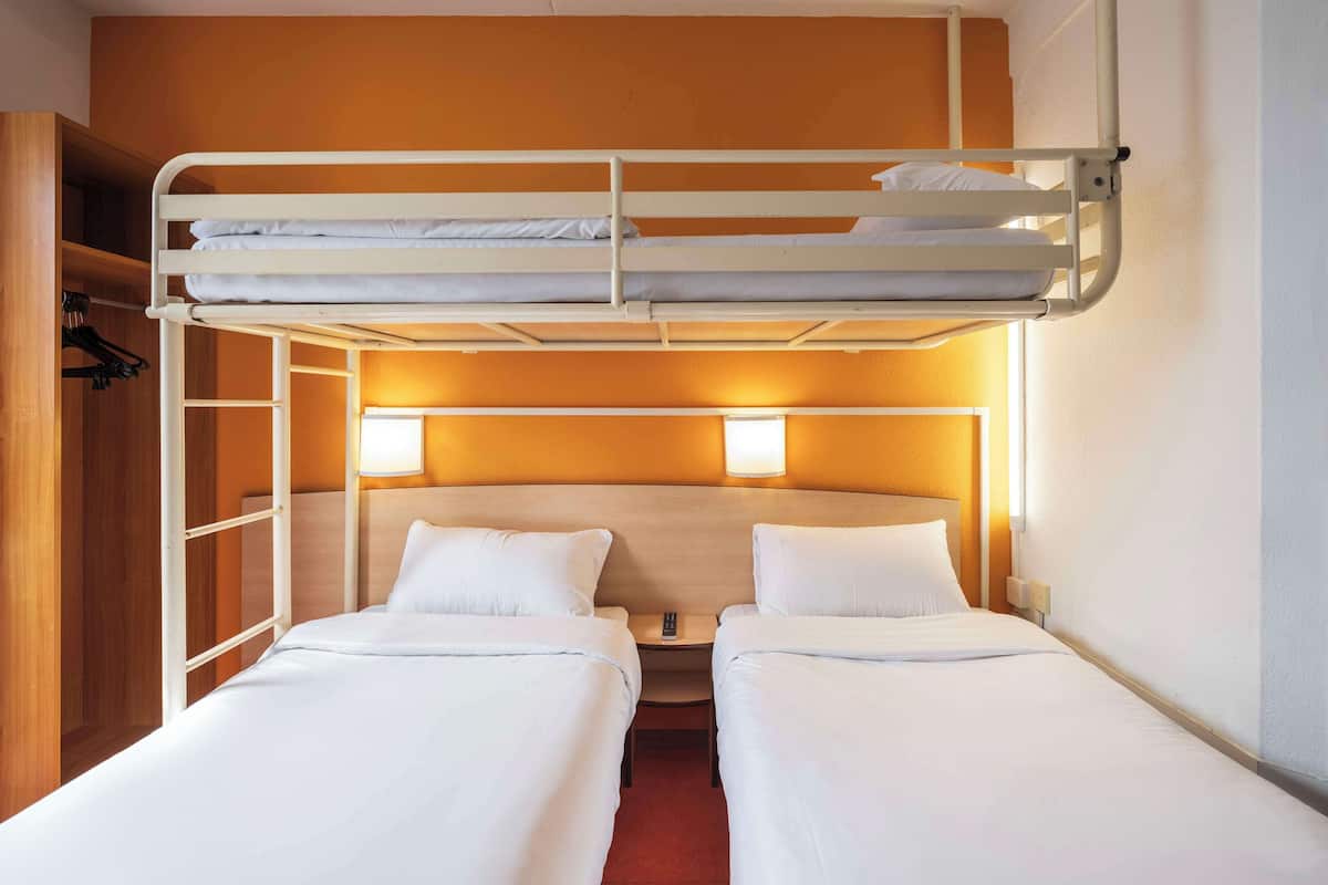 Standard Room, 3 Twin Beds | Desk, blackout drapes, soundproofing, free WiFi