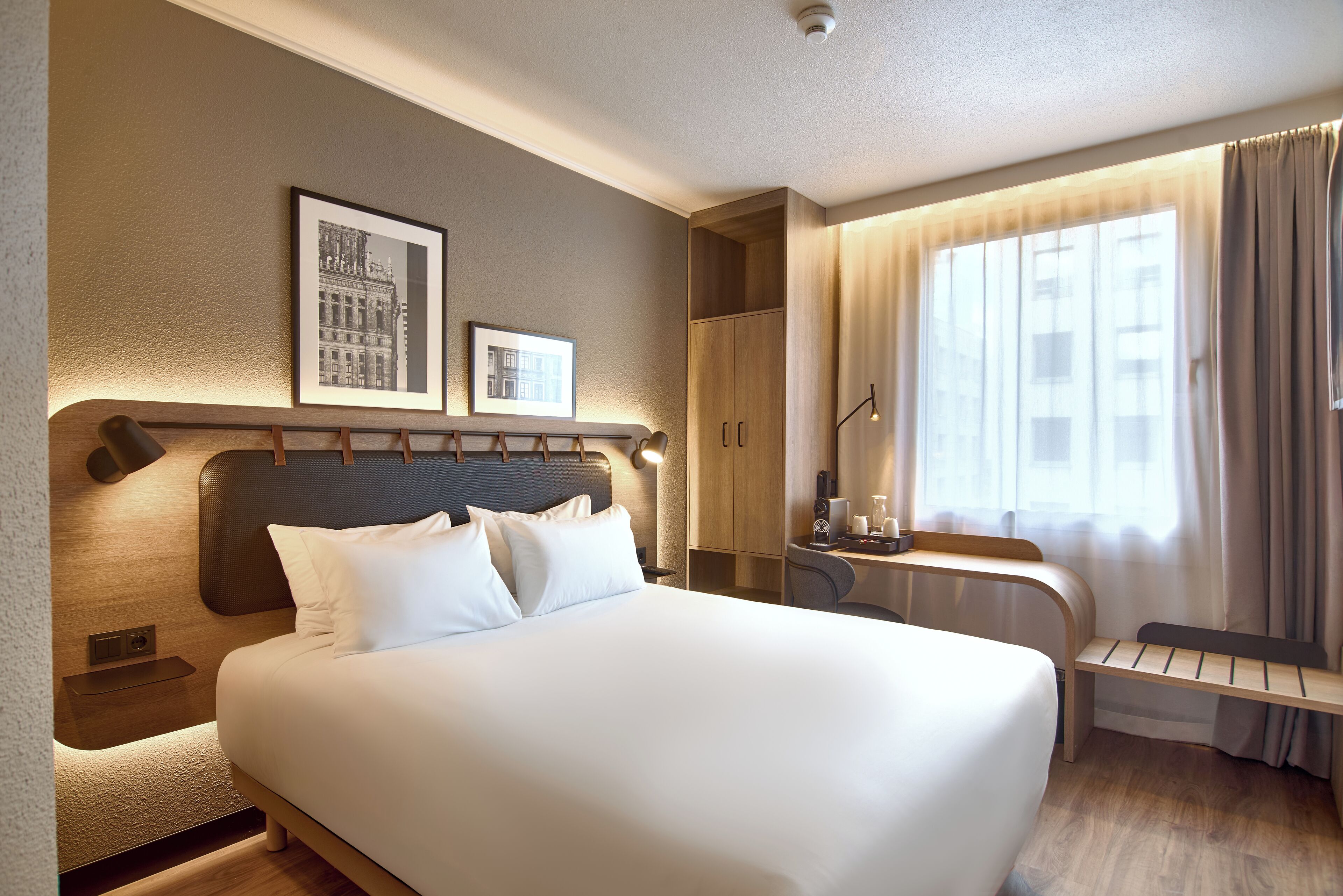 Superior Room, 1 King Bed | Premium bedding, desk, blackout curtains, soundproofing