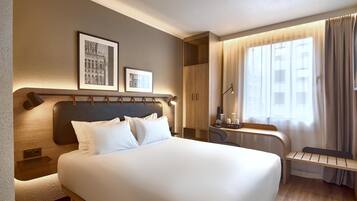 Superior-Zimmer, 1 King-Bett | Hochwertige Bettwaren, Schreibtisch, VerdunkelungsvorhÀnge