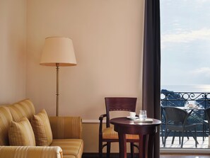 Minibar, lits bébé (en supplément), Wi-Fi gratuit, draps fournis