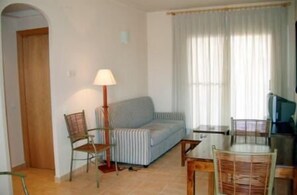 Apartment, 2 Bedrooms | Living room