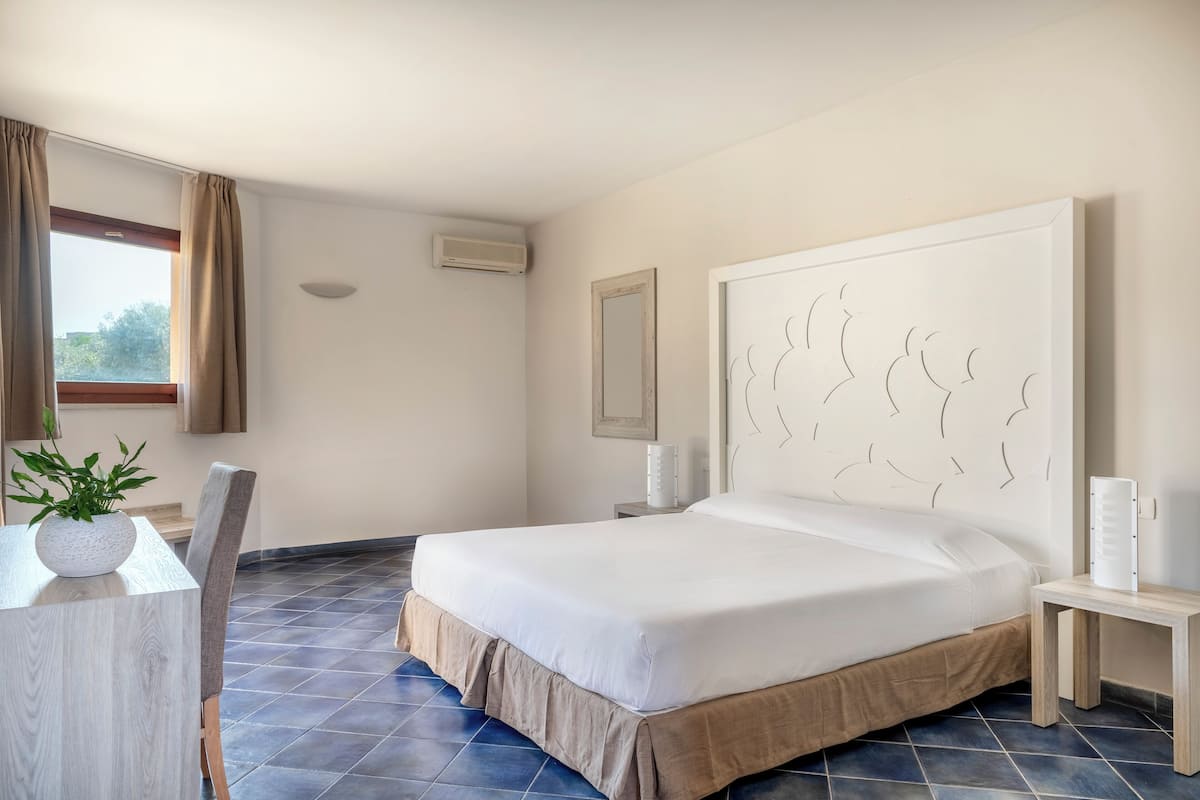 1 bedroom, minibar, in-room safe, desk