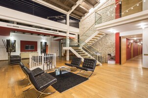 Sala de estar en el lobby