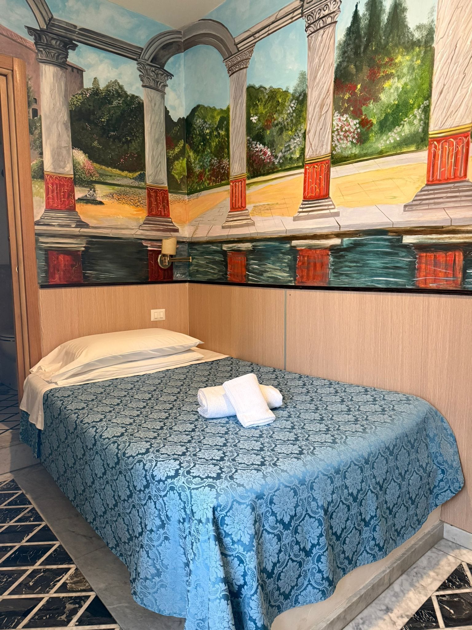 Standard Single Room | In-room safe, desk, laptop workspace, iron/ironing board