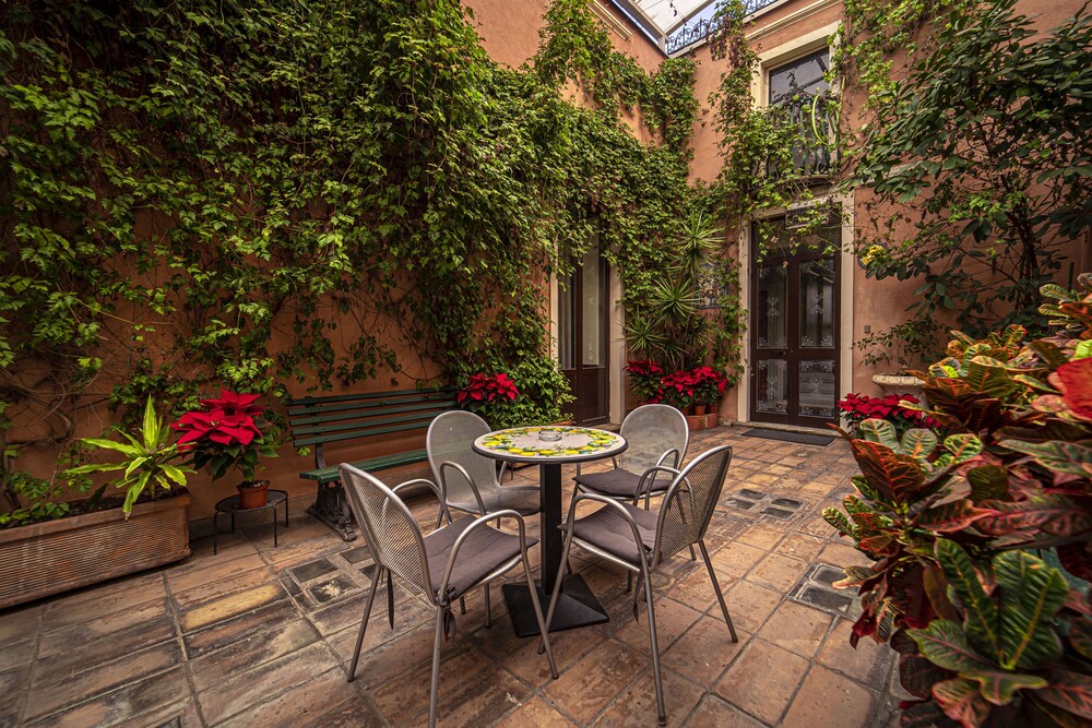 Hotel Villa Romeo image