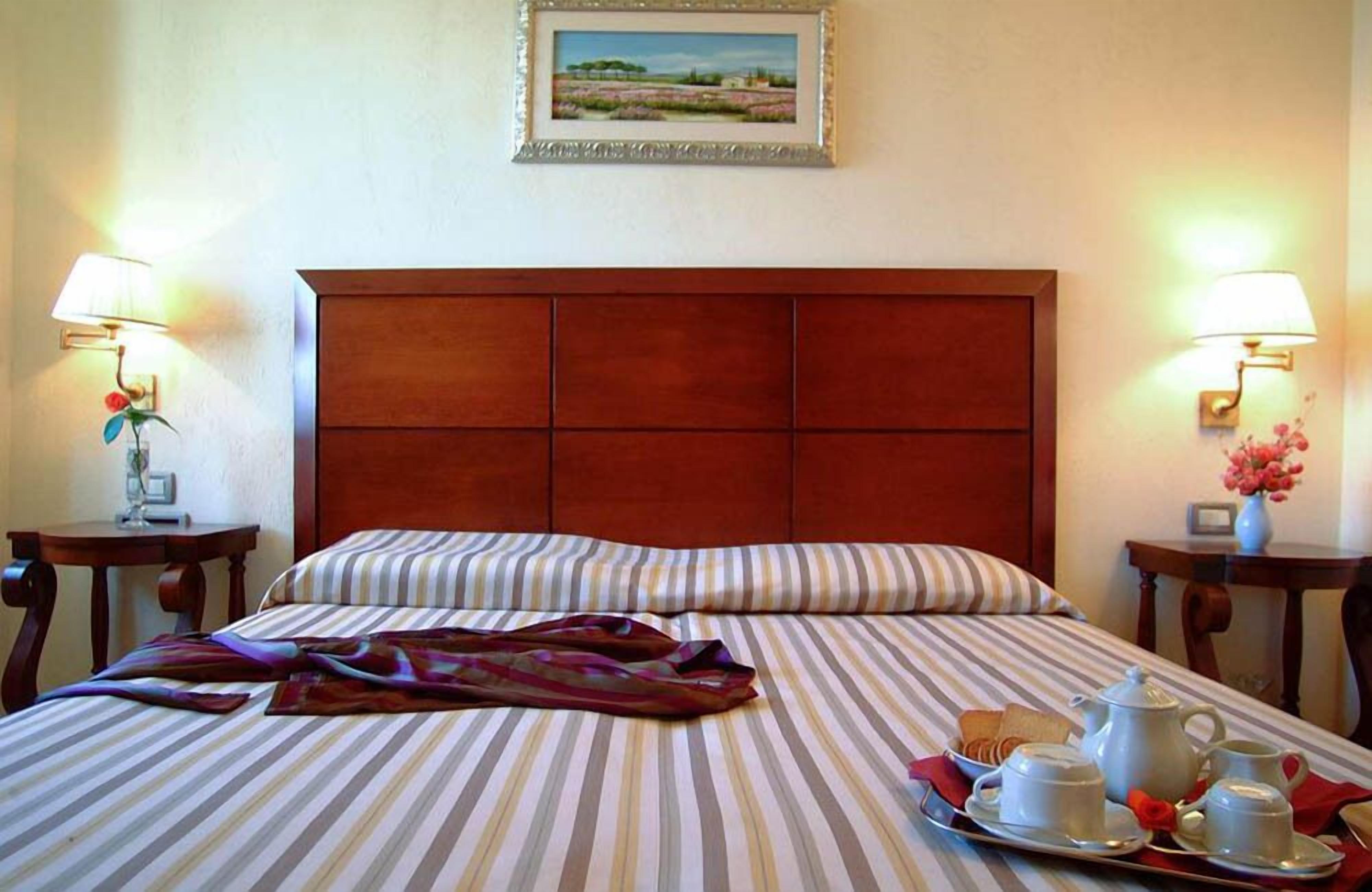 Phòng đôi, quang cảnh biển | Chăn bông, minibar, két bảo mật tại phòng, bàn 