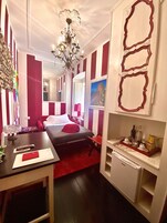 Mini Deluxe | 1 quarto, edredons de pluma, frigobar, cofres nos quartos