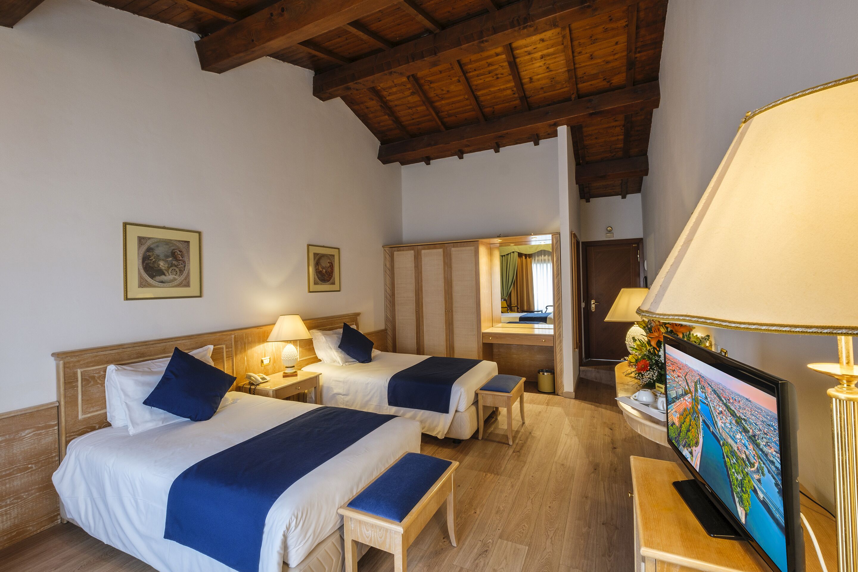 1 bedroom, in-room safe, desk, soundproofing