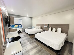 Ylelliset vuodevaatteet, työpöytä