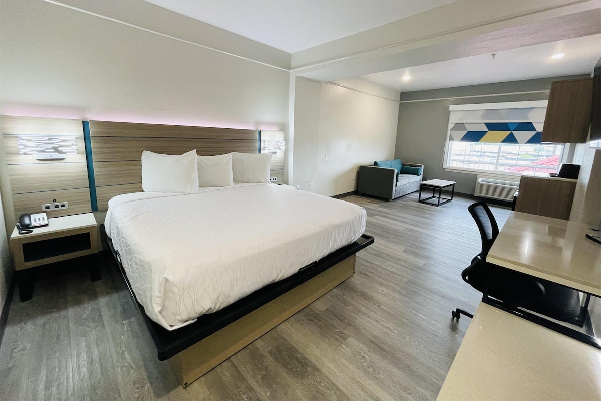Ropa de cama de alta calidad y escritorio