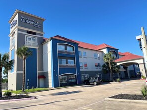 Exterior - Sonesta Essential Hotel Houston-I-45 Spring (Houston)