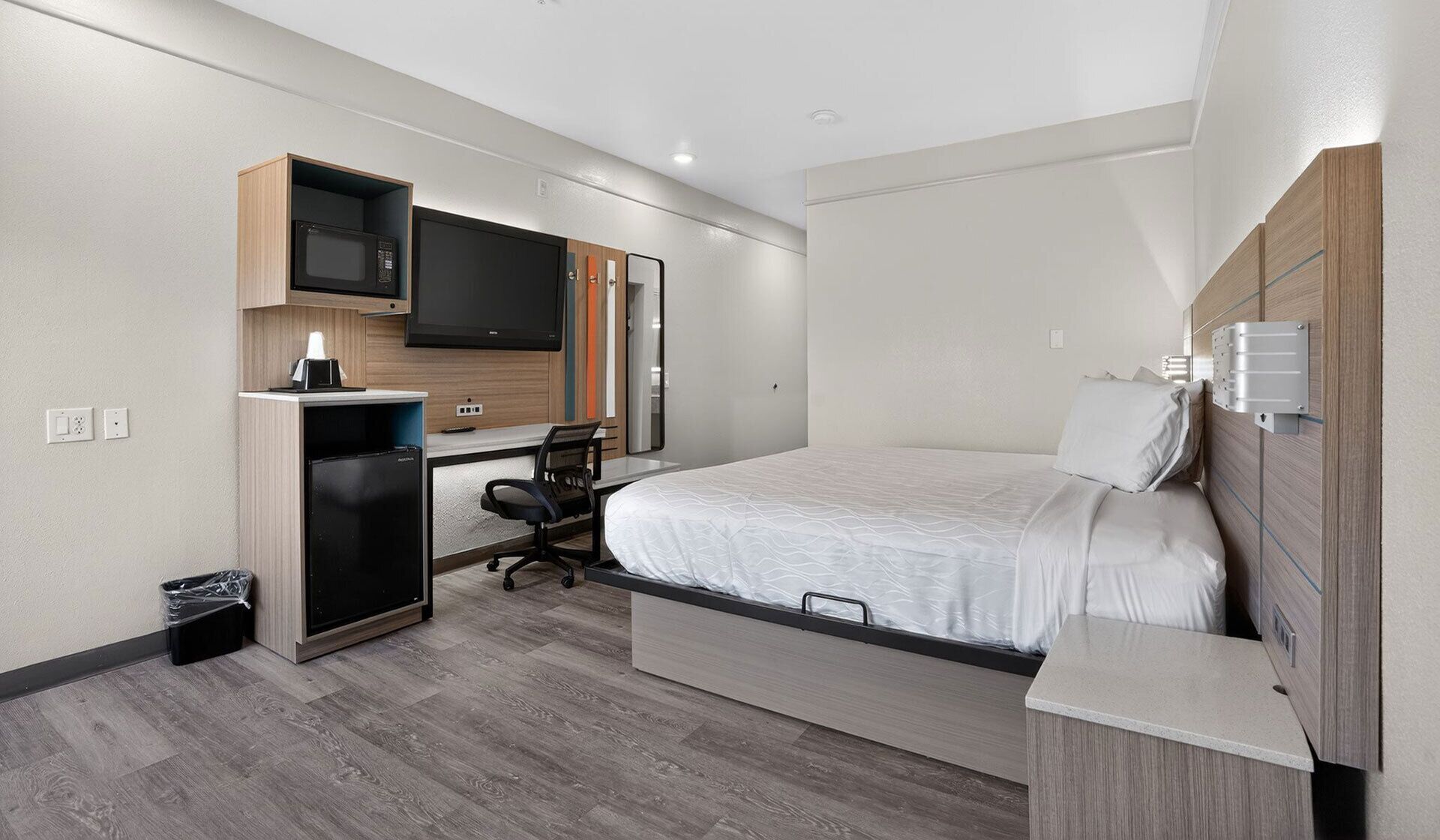 Ropa de cama de alta calidad y escritorio