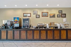 Free daily continental breakfast - La Quinta by Wyndham PCB Coastal Palms (Panama City Beach)