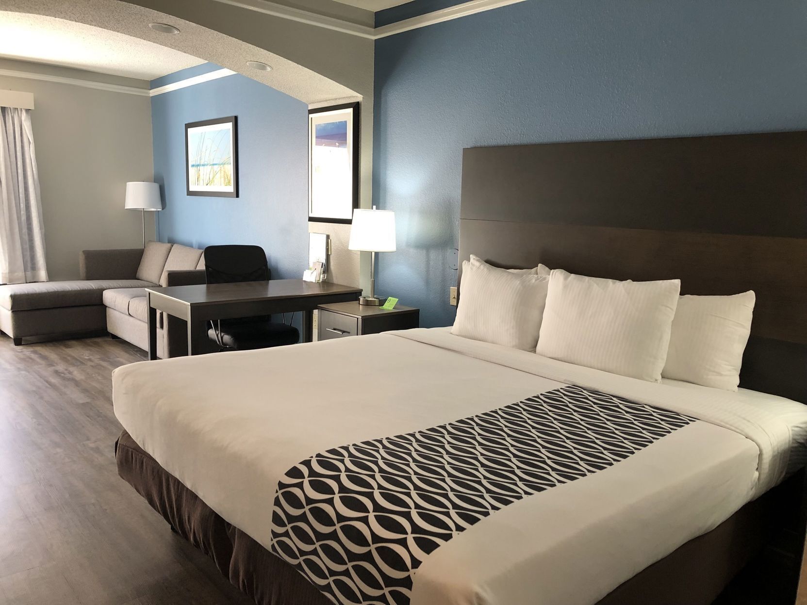 Ropa de cama de alta calidad y escritorio 