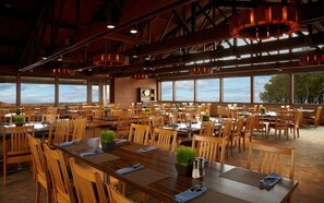 Restaurant - Chubb Hotel & Conference Center (Lafayette Hill)