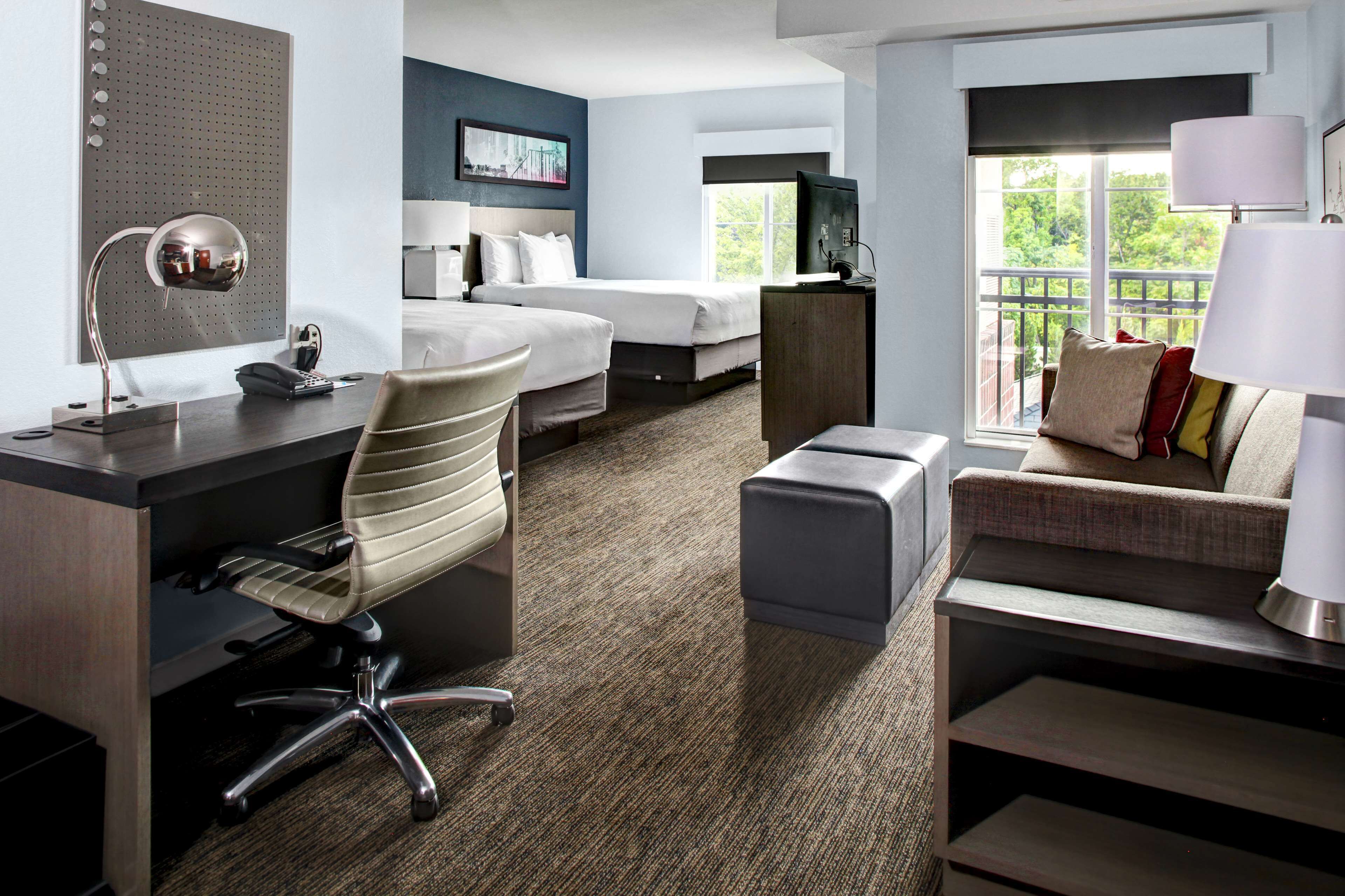 premium bedding, in-room safe, desk, laptop workspace