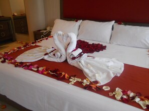 Premium bedding, in-room safe, desk, blackout drapes - Hotel Puente Real (Puebla)