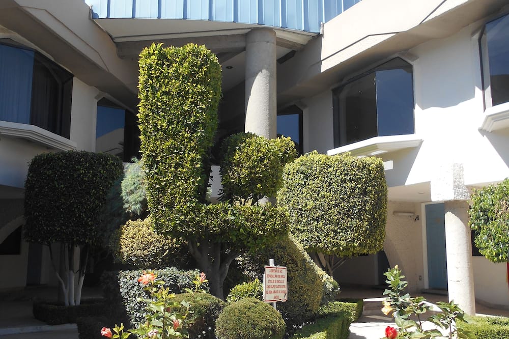 Hotel Puente Real
