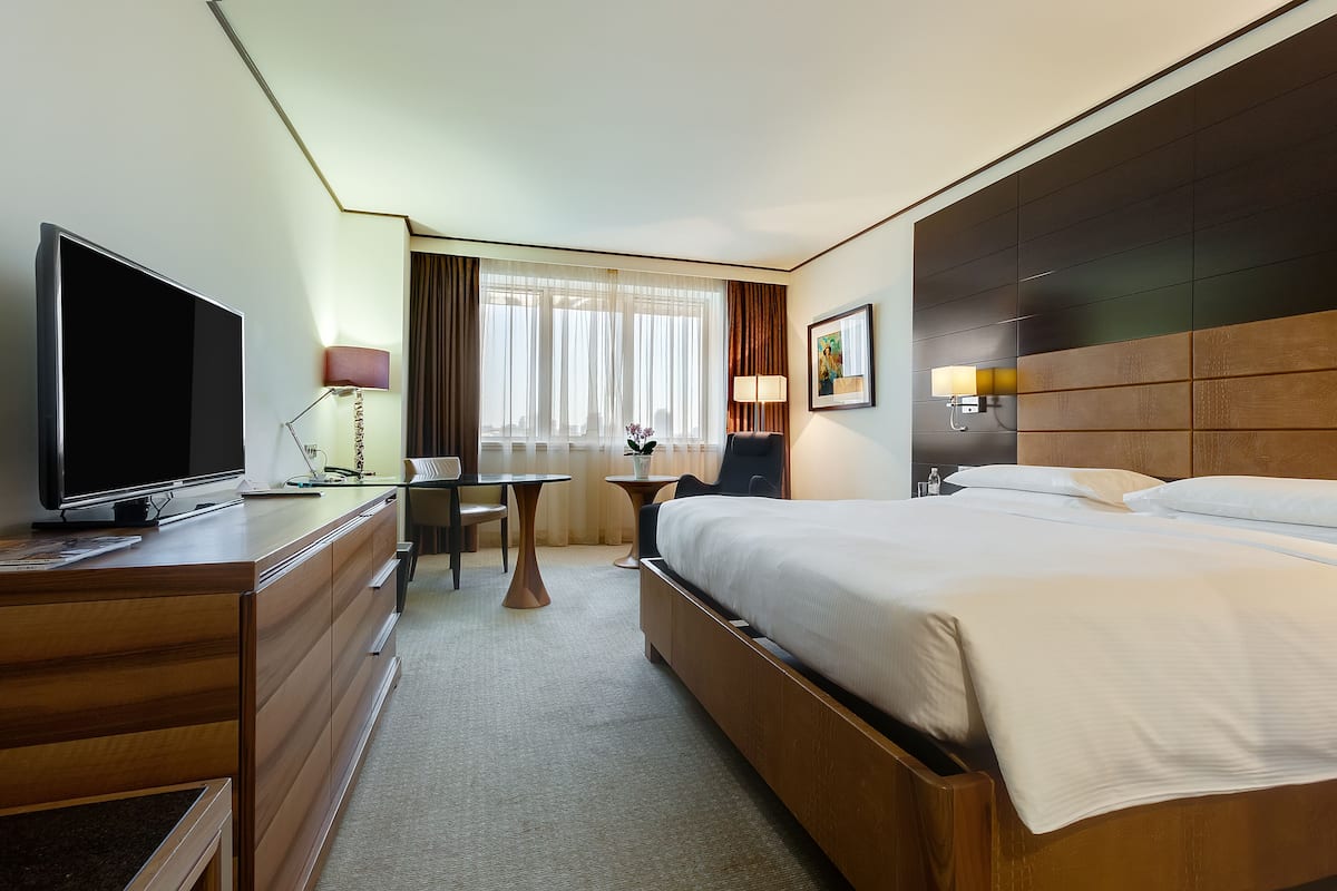 Allergikerbettwaren, Minibar, Zimmersafe, Schreibtisch